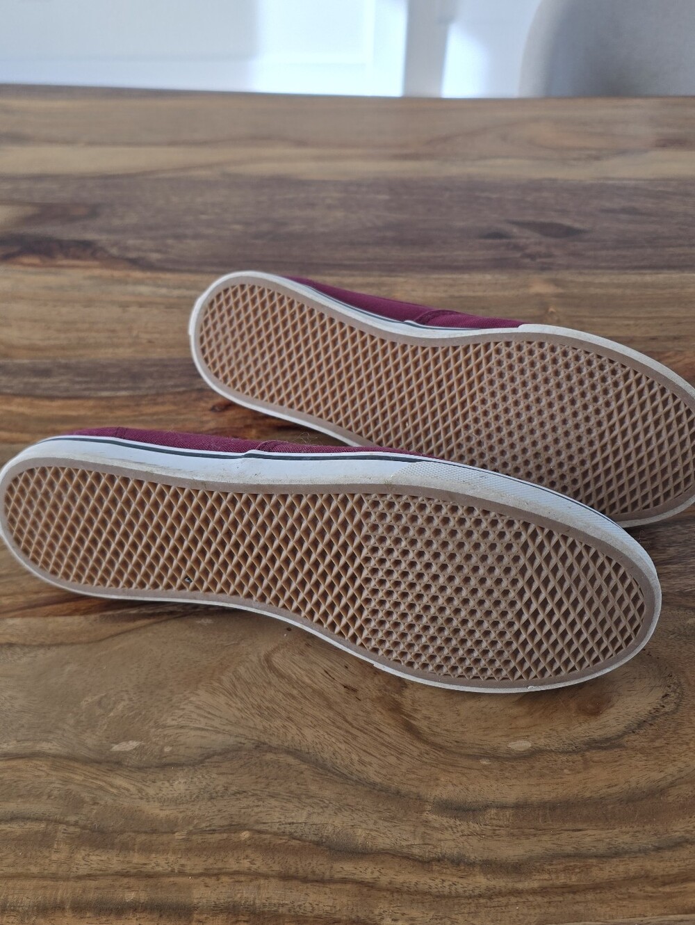 Van Size 8 Woman Or Size 6.5 Men - Picture 2 of 4